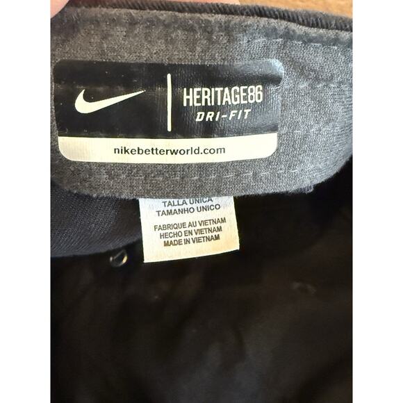 Nike Heritage86 Mens Black Dri Fit Oregon Ducks StrapBack Hat Classic Dad Cap - Picture 7 of 8